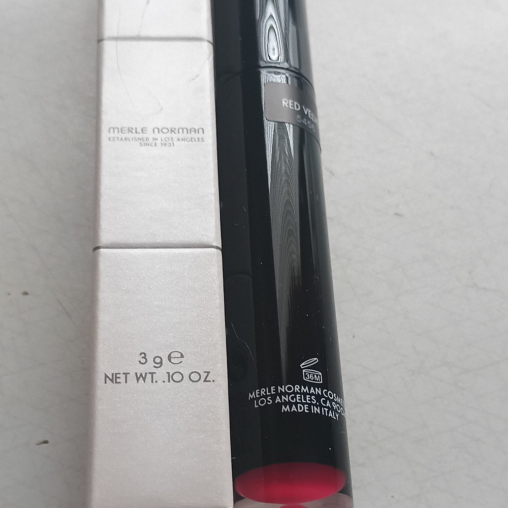 Merle Norman Bold Red Lipstick bnib